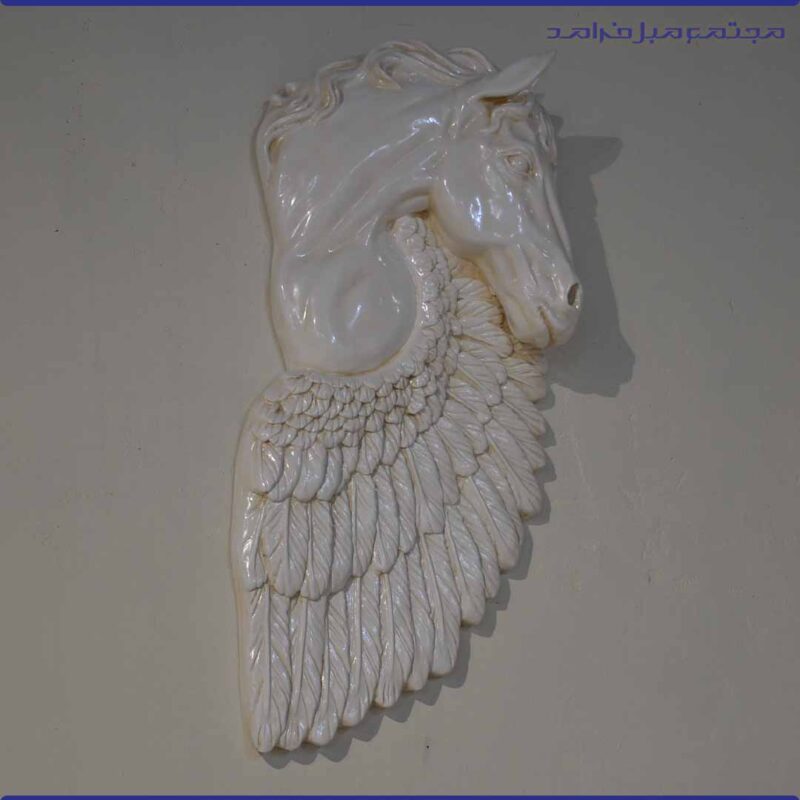 تابلو دیوارکوب طرح اسب فرشته رنگ سفید