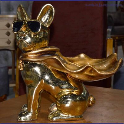 مجسمه دکوری مدل سگ شنل دار رنگ تمام طلایی سایز بزرگ